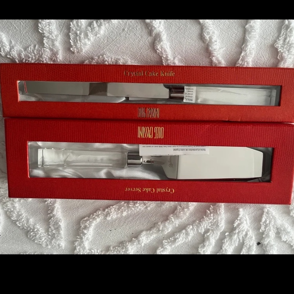Oleg Cassini cake knife and server